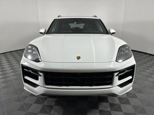 2025 Porsche Cayenne AWD