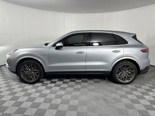 2023 Porsche Cayenne E-Hybrid S