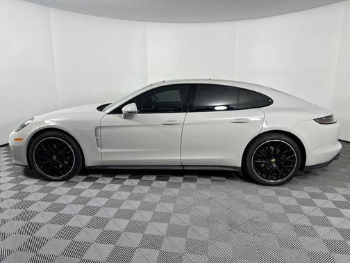 2022 Porsche Panamera Platinum Edition