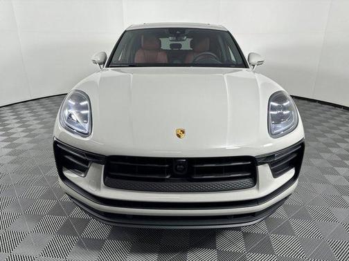 2025 Porsche Macan AWD