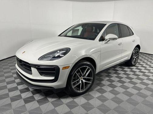 2025 Porsche Macan AWD