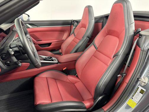 2025 Porsche 911 Carrera
