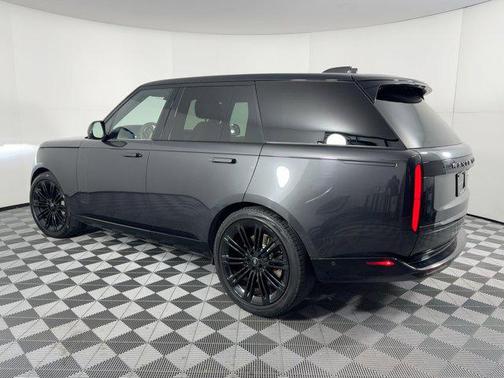 2023 Land Rover Range Rover P530 SE