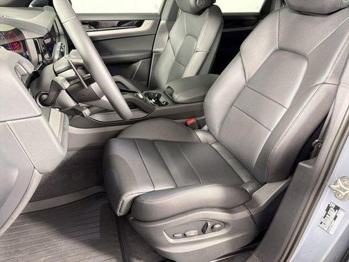 Arctic Grey 2026 Porsche Cayenne Cayenne