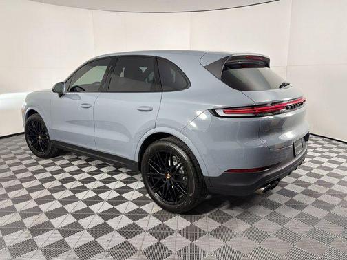 Arctic Grey 2026 Porsche Cayenne Cayenne