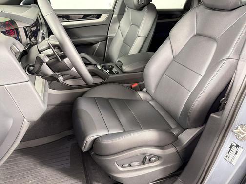 Arctic Grey 2026 Porsche Cayenne Cayenne