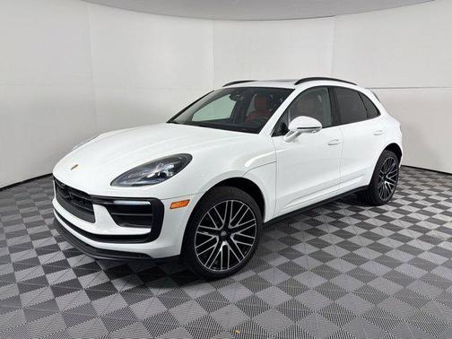 2025 Porsche Macan AWD