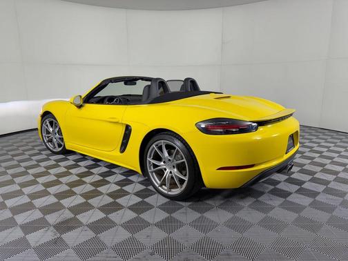 Racing Yellow 2025 Porsche 718 Boxster 718 Boxster (Roadster)