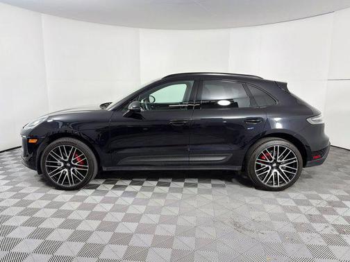 Jet Black Metallic 2023 Porsche Macan Macan S