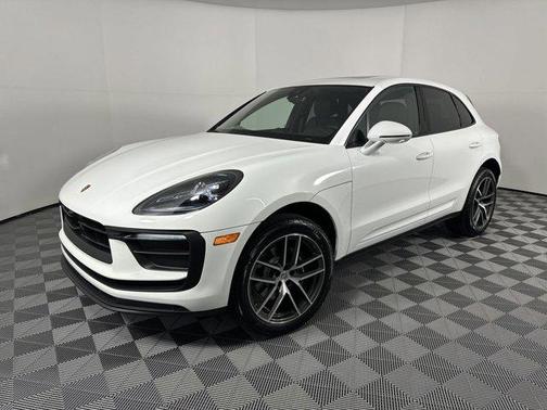 2025 Porsche Macan AWD