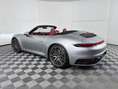 2022 Porsche 911 Carrera