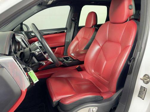2016 Porsche Cayenne S