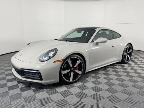 2023 Porsche 911 Carrera 4 GTS