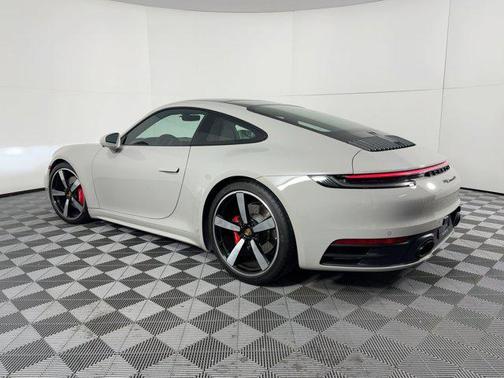 2023 Porsche 911 Carrera 4 GTS