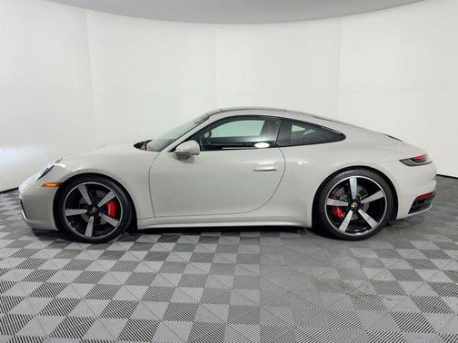 2023 Porsche 911 Carrera 4 GTS