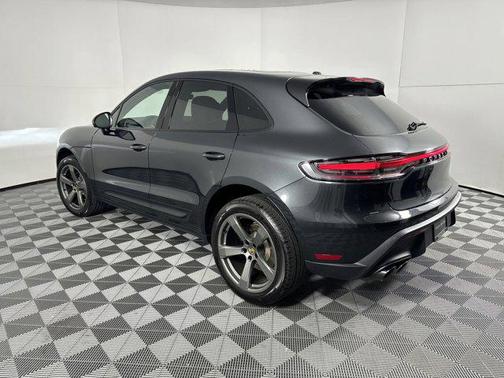 2025 Porsche Macan AWD