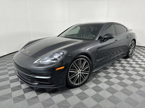 2018 Porsche Panamera Base