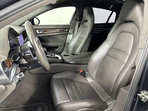 2018 Porsche Panamera Base