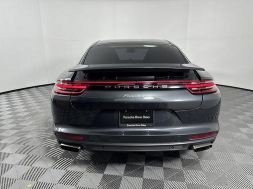 2018 Porsche Panamera Base