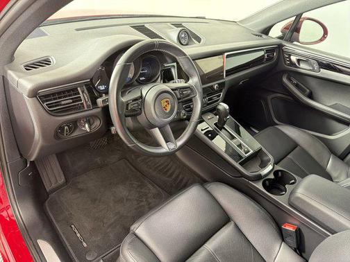2022 Porsche Macan S