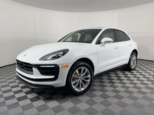 2026 Porsche Macan AWD