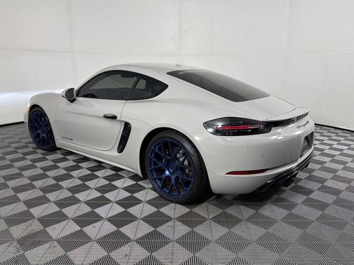 Chalk 2025 Porsche 718 Cayman GTS 4.0