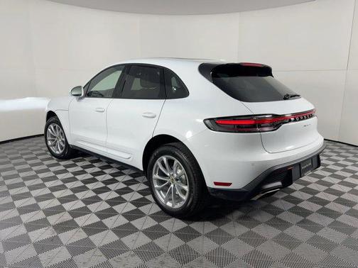 Carrara White Metallic 2026 Porsche Macan Macan