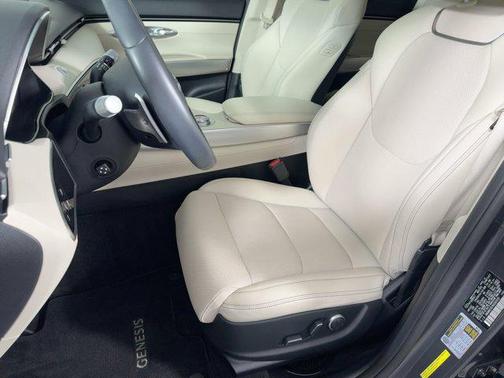 2022 Genesis GV70 2.5T AWD