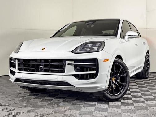 Carrara White Metallic 2026 Porsche Cayenne Cayenne GTS
