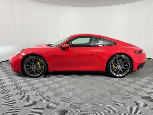 2022 Porsche 911 Carrera