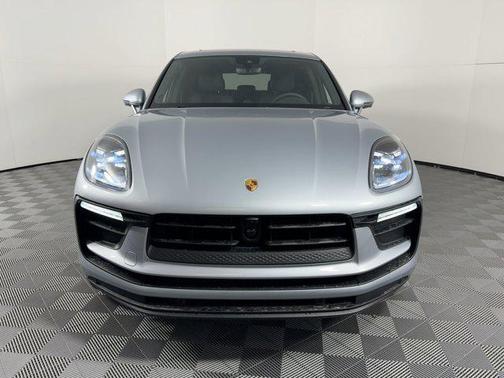 2026 Porsche Macan AWD