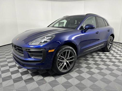 2025 Porsche Macan Base