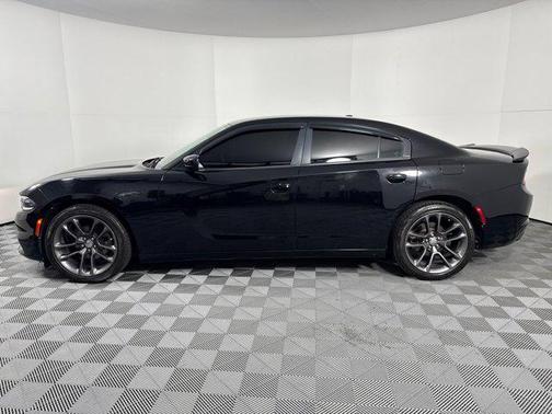 2017 Dodge Charger SE