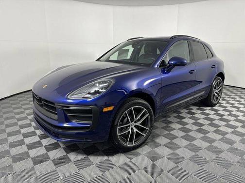 Gentian Blue Metallic 2025 Porsche Macan Macan