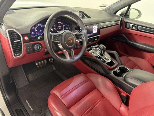 Chalk 2023 Porsche Cayenne GTS