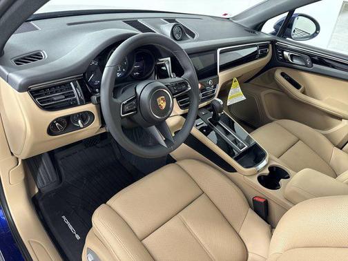 2025 Porsche Macan AWD