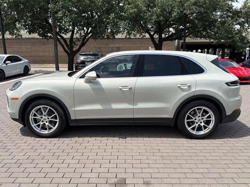 Cashmere Beige Metallic 2024 Porsche Cayenne S