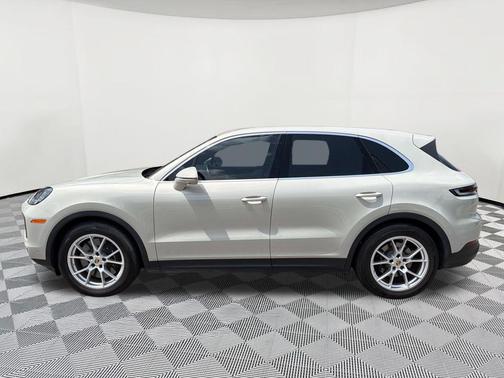 Cashmere Beige Metallic 2024 Porsche Cayenne S