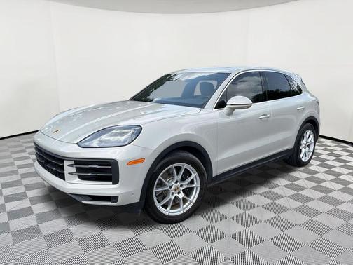Cashmere Beige Metallic 2024 Porsche Cayenne S