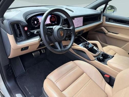 Cashmere Beige Metallic 2024 Porsche Cayenne S