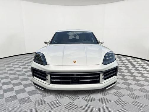 Cashmere Beige Metallic 2024 Porsche Cayenne S