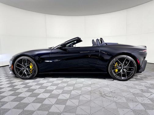 Custom Deep Blue Metallic 2023 Aston Martin Vantage F1 Edition