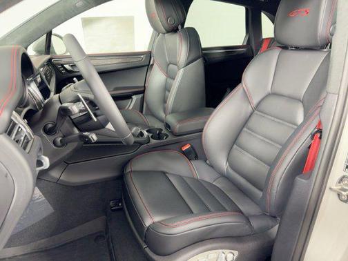 2026 Porsche Macan GTS