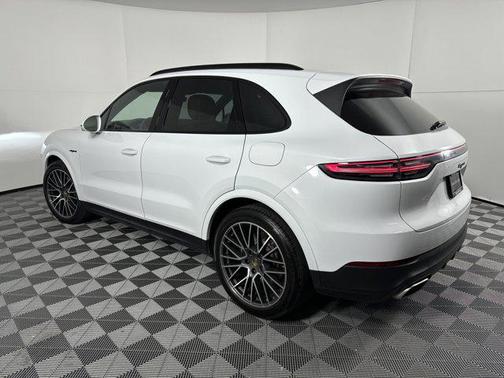 2022 Porsche Cayenne E-Hybrid S