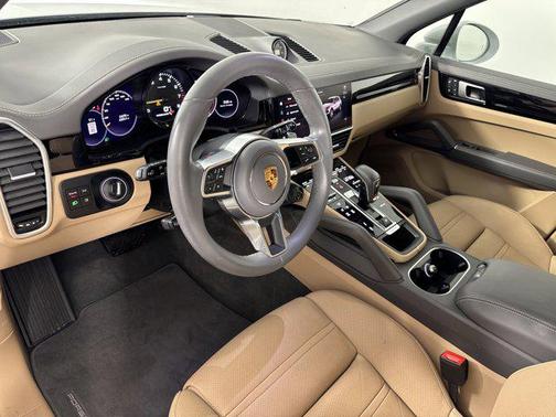 2022 Porsche Cayenne E-Hybrid S