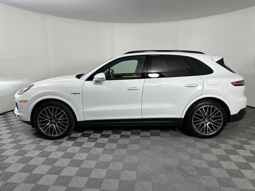 2022 Porsche Cayenne E-Hybrid S