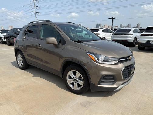 Stone Gray Metallic 2021 Chevrolet Trax LT