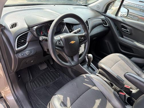 Stone Gray Metallic 2021 Chevrolet Trax LT