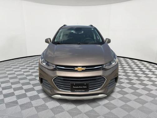 Stone Gray Metallic 2021 Chevrolet Trax LT