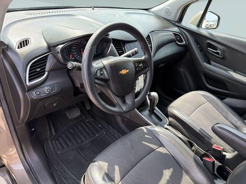 Stone Gray Metallic 2021 Chevrolet Trax LT